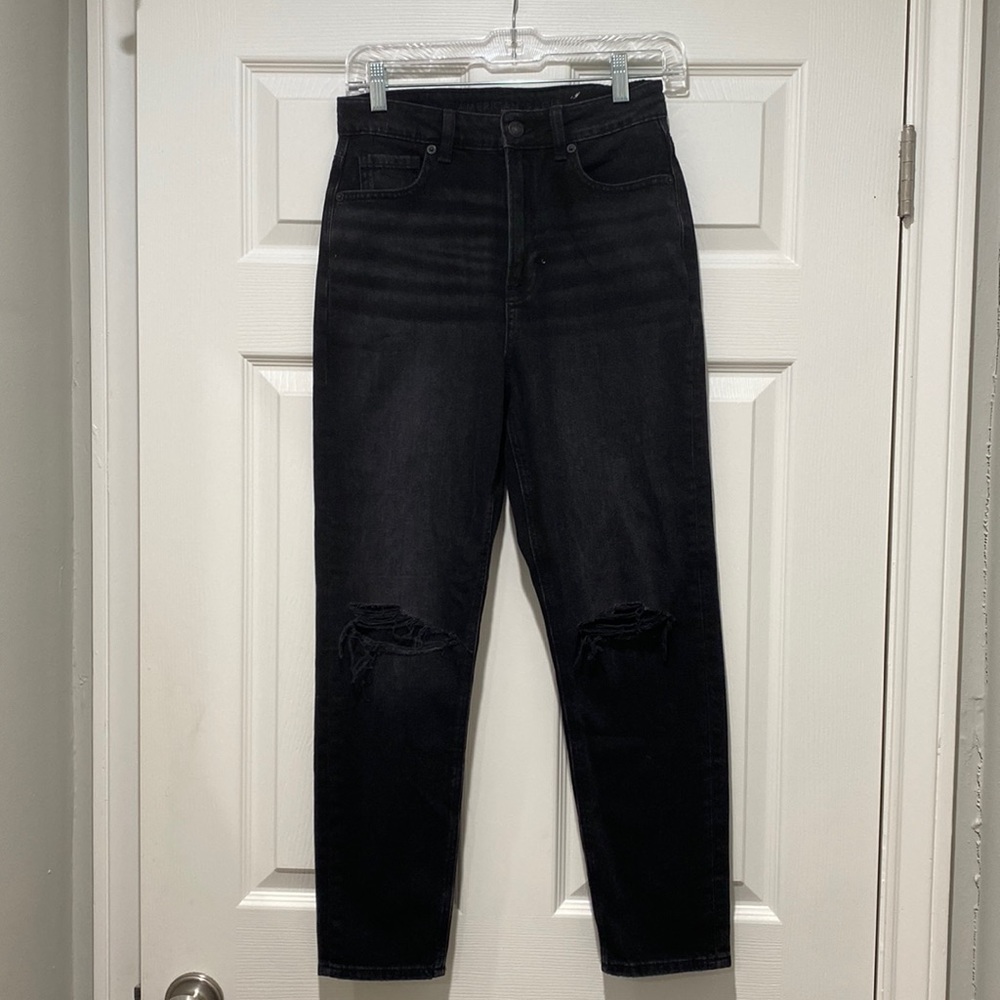 High-wasted Black Ripped Straight Jeans - American Eagle